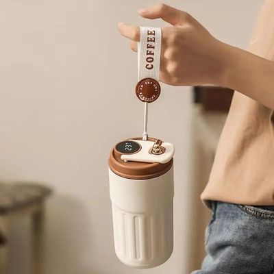 450 ml Smart Temperature Display Reisemug mit Edelstahlmaterial und Schnürstange