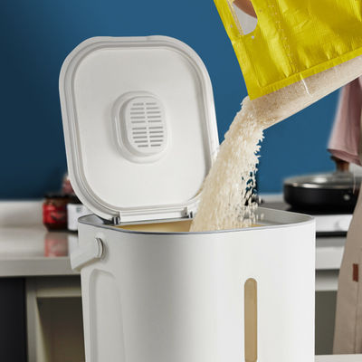 Anpassbares Logo Lebensmittelqualität PP Kunststoff Reisbehälter mit Löffel 5-10 kg Ladung