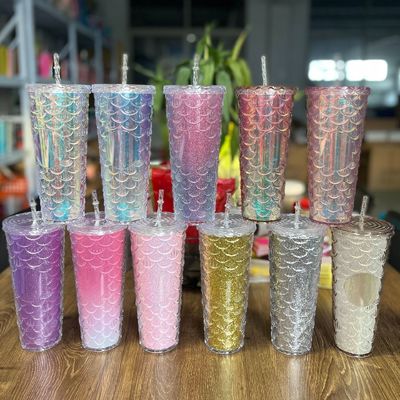 Wasserflowing-Methode Kreative Strohbecher Plastik Doppelschicht Flash Rosa Fischwellen Becher