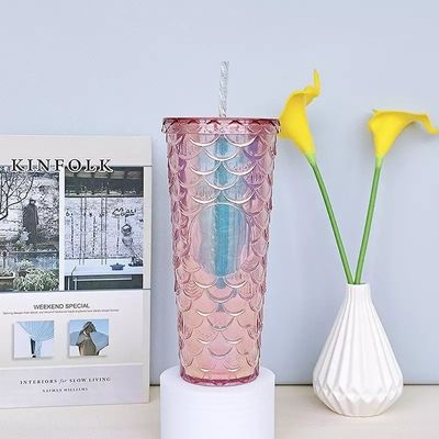 Wasserflowing-Methode Kreative Strohbecher Plastik Doppelschicht Flash Rosa Fischwellen Becher