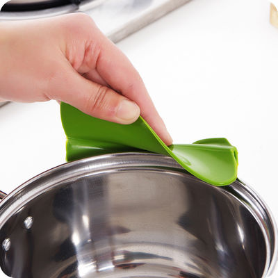 Küchengeräte Silikon Anti-Leck Leck Topf mit rundem Mund Rand Deflektor 20g