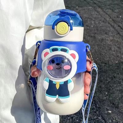 Kinder-Wasserflasche Zeichentrickfilm niedliche Plastikbecher mit Stroh-Typ tragbare Design