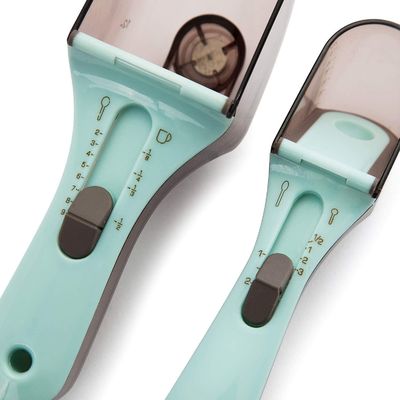 PP-Material verstellbarer digitaler Messlöffel mit Plastikmessbecher 18*7,5cm