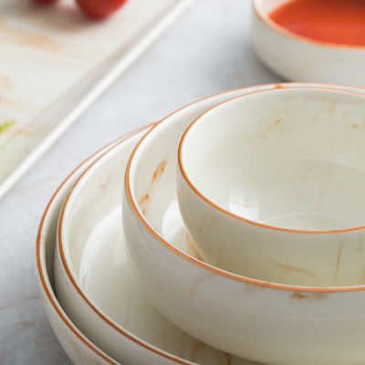 Küchengeschirr in beige Porzellan-Platte Set für Abendessen und Gelegenheitsgeschenke