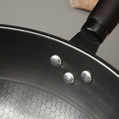 Minimalistischer Stil Nichtklebende Honigsehe 34cm Reines Eisen Braten Wok Nachhaltig und langlebig