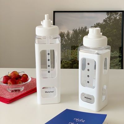 Fitnessstudio-fertige Kawaii-Wasserflasche mit 3D-Aufkleber 700 ml / 900 ml Plastik Reisemilch Portable