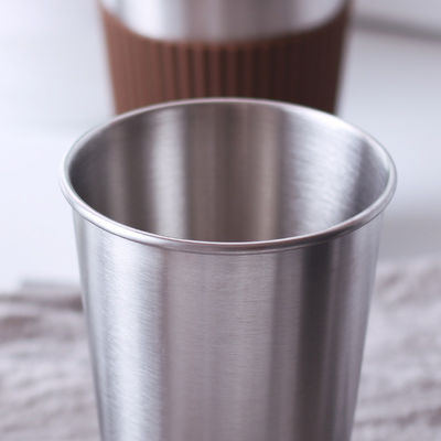 Kaffeetasse aus Edelstahl 17oz Doppelwand 18/8 Tumbler mit Silikonhüllen