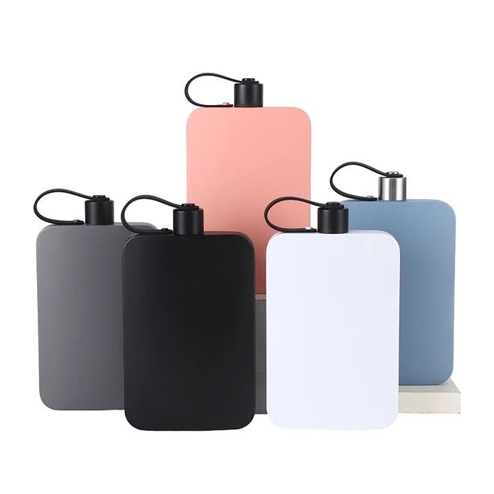 Outdoor-Aktivität im amerikanischen Stil 500 ml Edelstahl Notebook Hüftflasche mit benutzerdefiniertem Logo