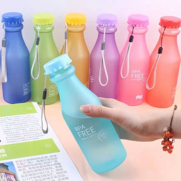 Unzerbrechliche 550 ml BPA-freie Wasserflasche in Süßwarenfarben für Schulkinder 6,8x20cm